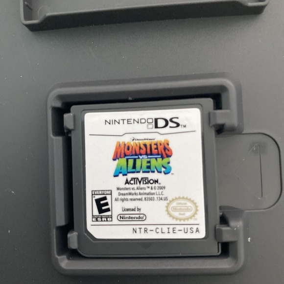 MONSTERS VS ALIENS kids game complete in case w/ manual - Nintendo DS or 3DS - Picture 5 of 5